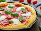 Pizza Low Carb de Frigideira: Massa de Ovo e Queijo Pronta em Minutos!